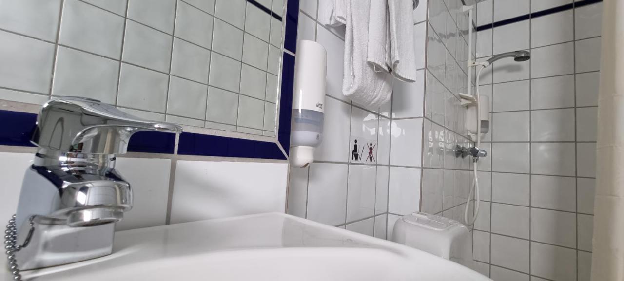 Storstua Omsorgs- Og Konferansesenter Hotel Royken Екстериор снимка